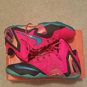 Lebron XI Elite
